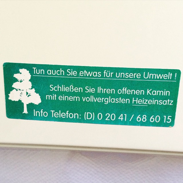 Woran denkt man auf einer öffentlichen Toilette, na klar an den Kamin 😳
