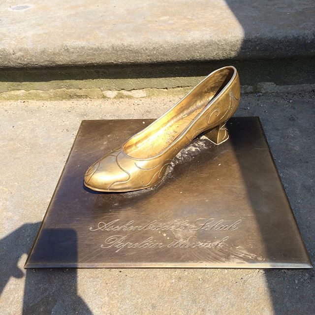 Wer hat den hier den Schuh verloren?