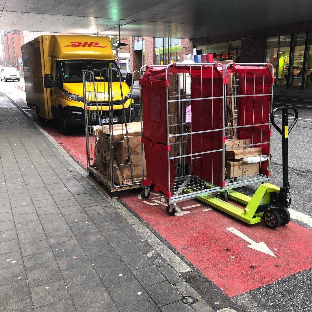 Farben als Verkehrsregelung sind gänzlich ungeeignet!